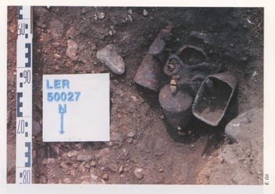 Ocultación arqueológica hallada en Las Ermitas (Espejo, Álava), fotografía tomada por Lurmen S.L. en el momento del descubrimiento.